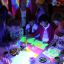 Музей истории и краеведения города. При свете ультрафиолетовых ламп дети и взрослые рисовали флуоресцентными красками  и фломастерами. Фото Марии Смирновой