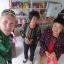 Эти женщины нагрузили мне немного продуктов в дорогу, пока первый раз такое у меня в Китае. Нужно только улыбаться . Фото автора