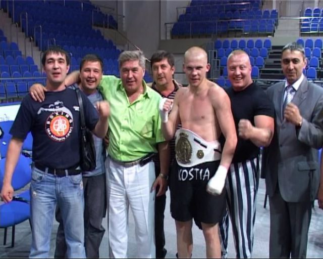Чувашский боксер Константин Питернов выиграл бой за титул чемпиона России среди профессионалов в весовой категории 76 кг.